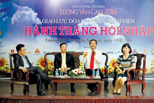 hinh 12 Sinh viên Kinh tế và Công nghệ tìm cơ hội trong hội nhập