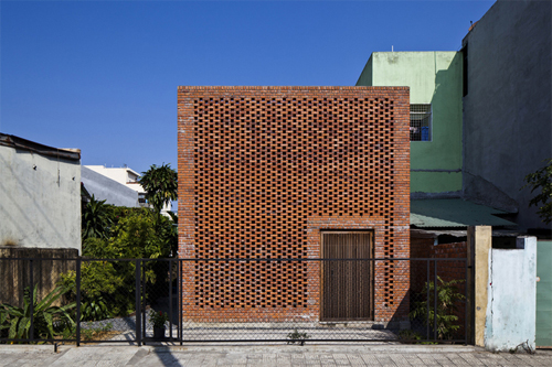 48 fe37 Ngôi nhà với thiết kế gạch mộc độc đáo ở Đà Nẵng giành giải thưởng tầm quốc tế
