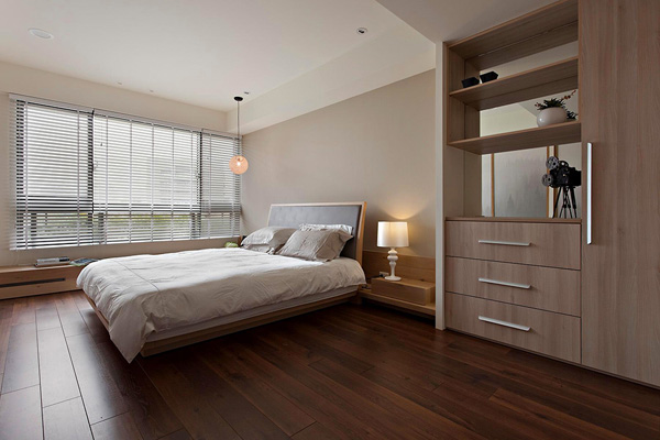 Nội thất căn hộ đầy phong cách với vách kính linh hoạt Bedroom11 Nội thất căn hộ đầy phong cách với vách kính linh hoạt
