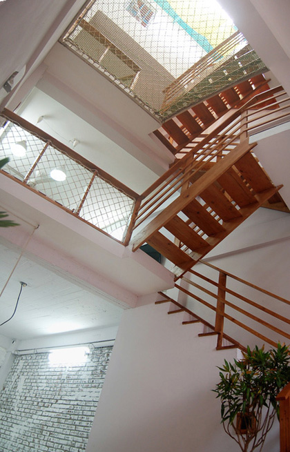 232541baoxaydung image002 Thiết kế chỗ thư giãn vừa sợ vừa thú vị giữa khu thông tầng