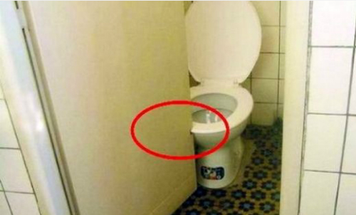 photo 3 1479885194499 Cùng nhìn qua những tình huống dở khóc dở cười khi chủ nhà đãng trí lúc làm toilet