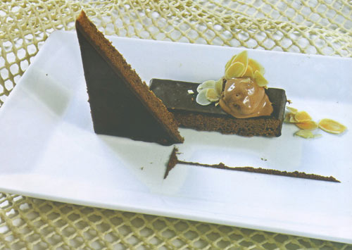 1334285336 soco la molten cake Món Chocolate lạ mắt gây thu hút mạnh