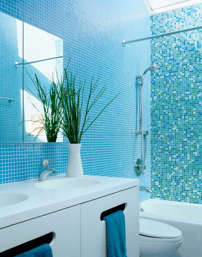 phong tam dep voi tong mau xanh va trang 11 Mẫu thiết kế phòng tắm đẹp với tông màu xanh và trắng